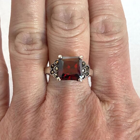 Sterling Silver 925 Square Garnet & Marcasite Accent Art Deco Style Ring Sz 7.75 - Picture 1 of 16